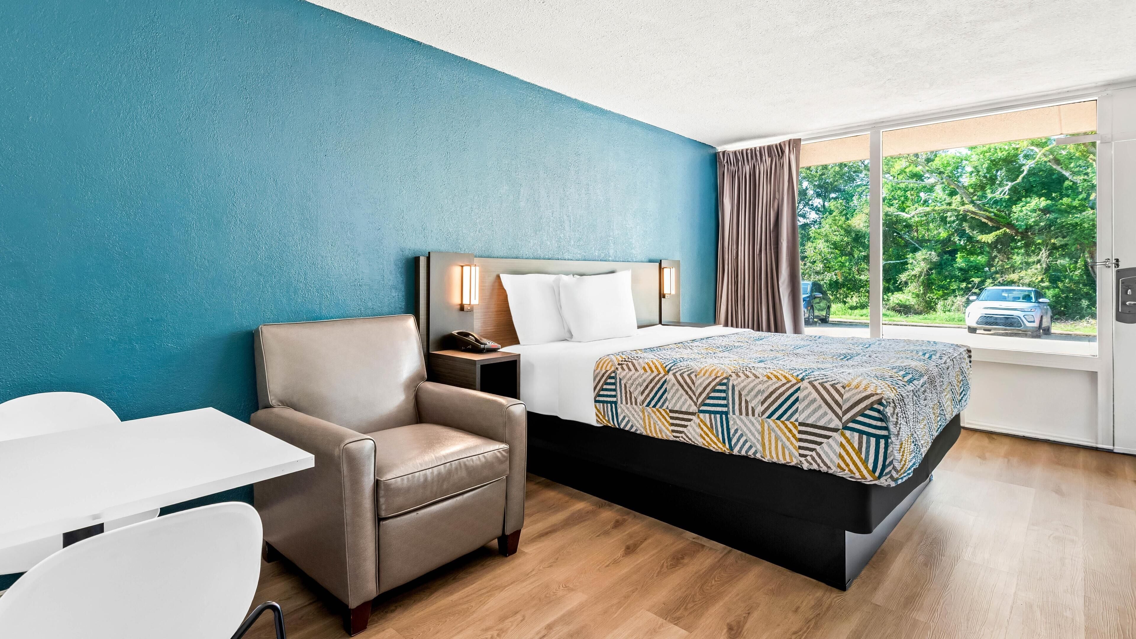 Free WiFi, bed sheets