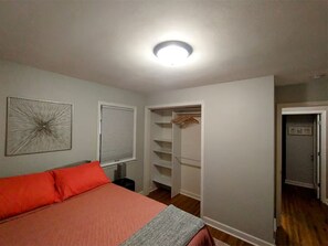 2 bedrooms - Cozy 2 BR House Pet Friendly Prime Location (Saint Paul)