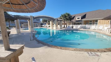 Piscine extérieure