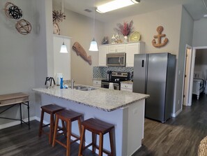Fridge, microwave, oven, stovetop - Spacious condo sleeps 6, has 2 pools, a playground and is close to the beach. (CORP CHRISTI)