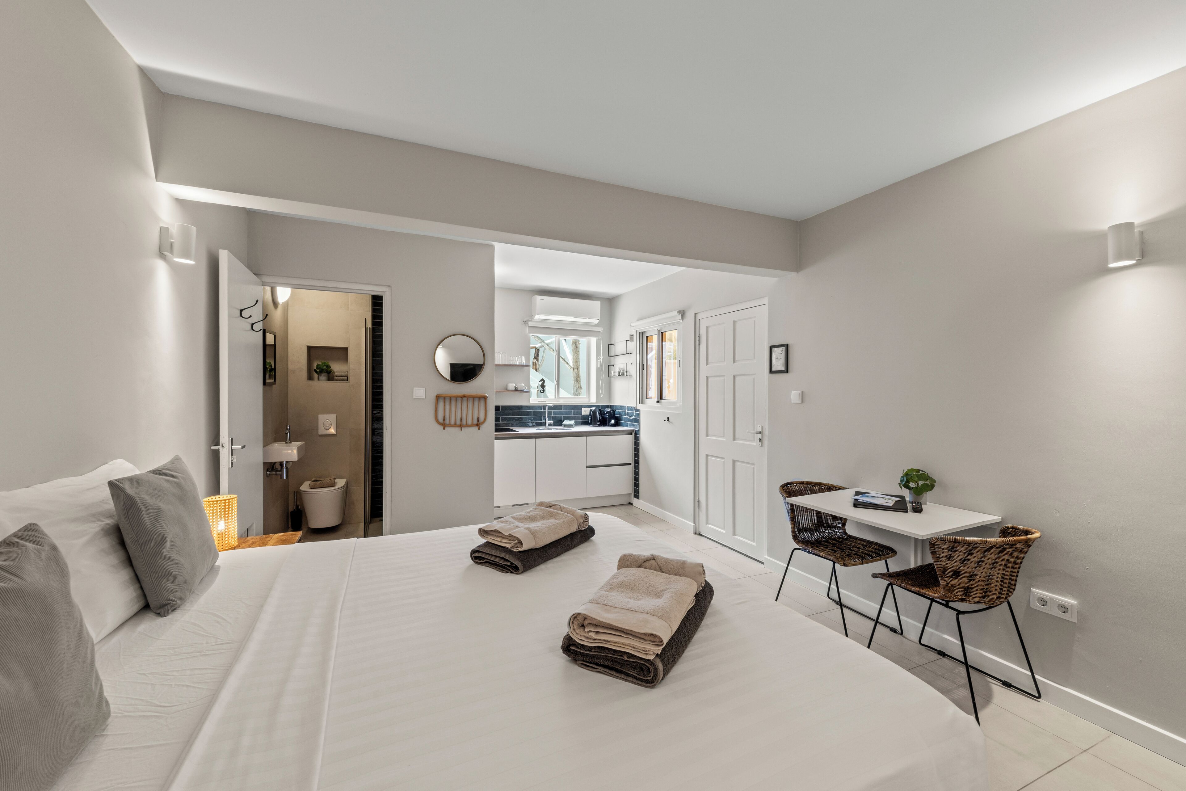 Standard Studio | Living area | 20-inch flat-screen TV with digital channels, toys, streaming services