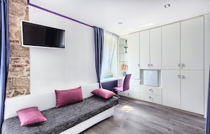 Studio | Living area