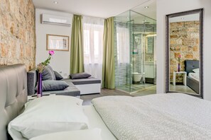 Studio | Iron/ironing board, free WiFi, bed sheets - Luxury Room Ana 2 in the Heart of Split (Split)