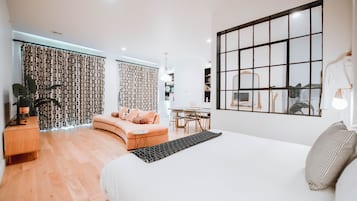 Premium Suite, Balcony, City View