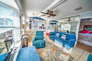 TV - 467 Marlin Dr. - Great 3 bedroom With Golf Cart! Great front porch! (Panama City Beach)