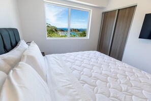 1 bedroom, in-room safe, free WiFi, bed sheets