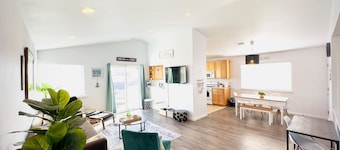 OCEAN VIBES with Mountain Scenery and distanced Dune View!