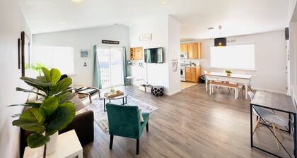 OCEAN VIBES with Mountain Scenery and distanced Dune View!