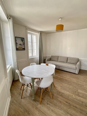 Living area - The Bro' Flat Appartement Cherbourg Centre / Proche Naval / Posez les Valises ! (Cherbourg-en-Cotentin)