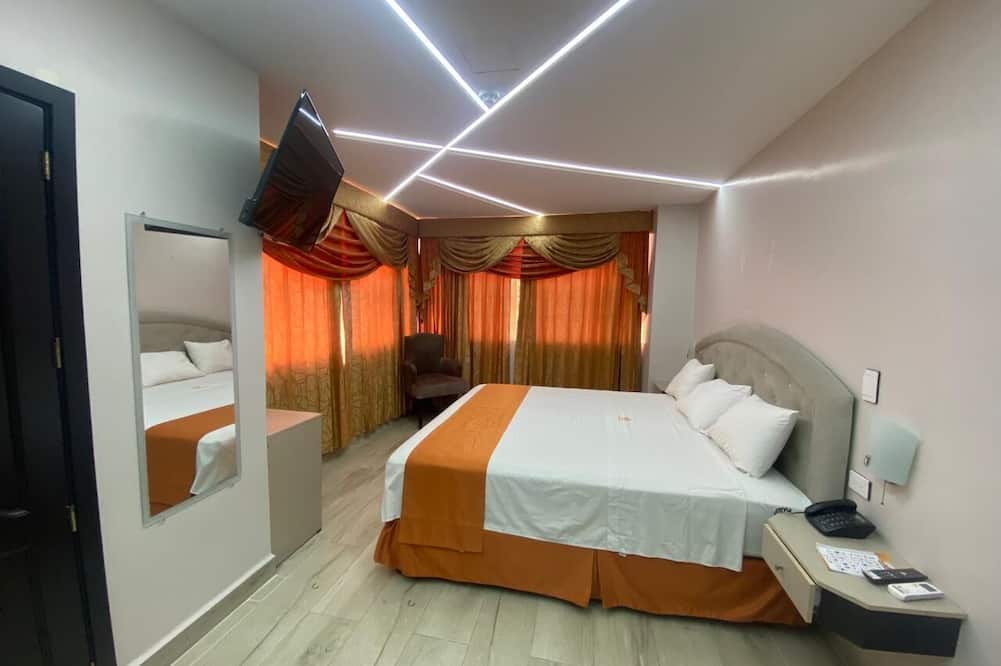 BRITNEY HOTEL MACHALA