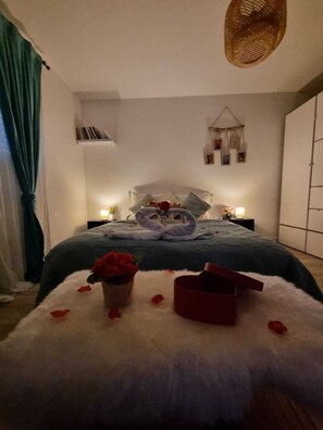 2 makuuhuonetta, silitysrauta/-lauta, vauvan matkasänky, ilmainen Wi-Fi