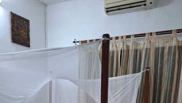 3 عدّة غرف نوم وواي فاي وملاءات أسرّة