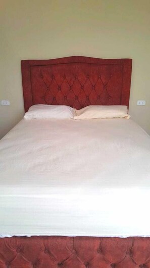 Ropa de cama hipoalergénica y escritorio 