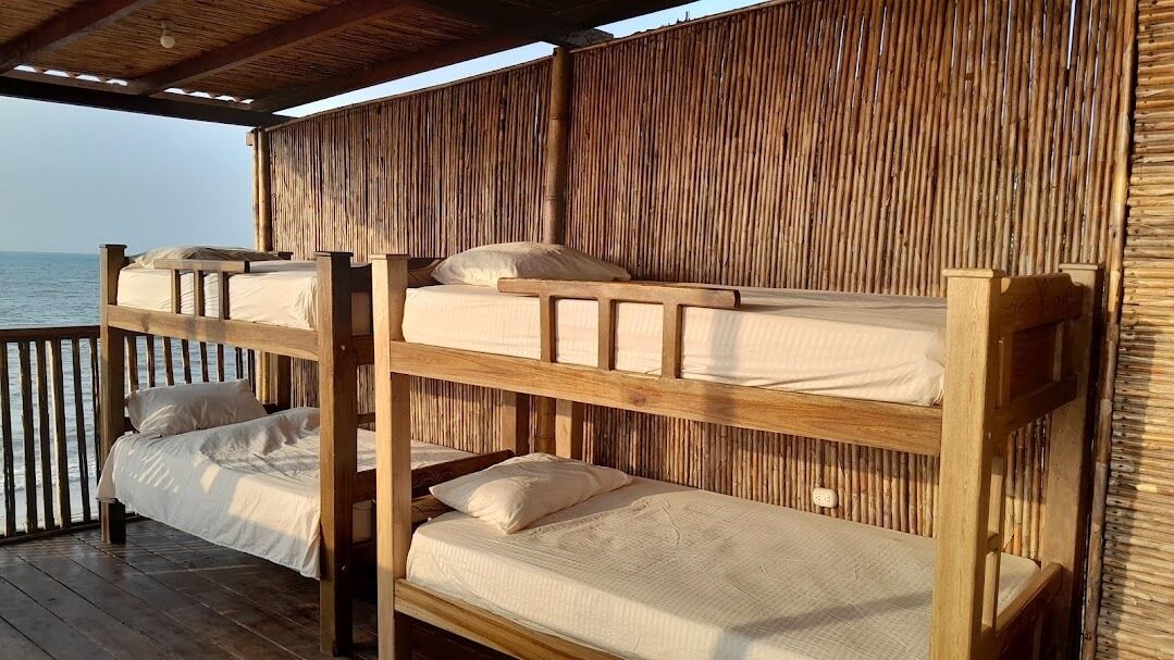 Phòng tập thể có tầm nhìn toàn cảnh, phòng tập thể nam và nữ, quang cảnh biển, đối diện biển | Bộ đồ giường kháng dị ứng, bàn, khu vực làm việc phù hợp cho laptop 