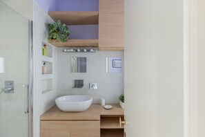 Doccia, asciugacapelli, bidet