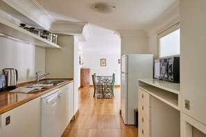 Fridge, toaster - iFlat | Retro Chic Apartment in Prati (Roma)