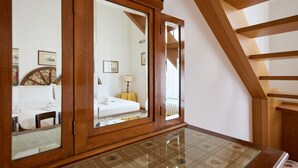 Unclassified image, 5 of 27, button - iFlat | Retro Chic Apartment in Prati (Roma)