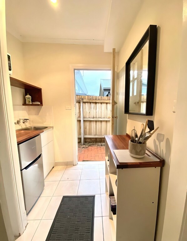 Jääkaappi, mikroaaltouuni