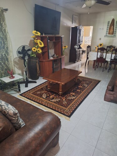 Comfortable, Cosy and Quiet Retreat in Kingston,with all the necessary amenities