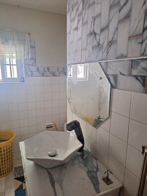 Håndklæder, Sæbe, Shampoo, Toiletpapir