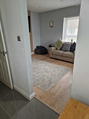 Apartment | Interior - Captivating 2-bed Apartment in Tenby (Tenby)