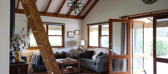 Shawwood Cottage Luxury Mudgee Farm Stay, close to town and wineries