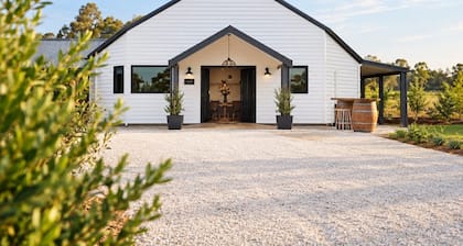 Shawwood Cellar Door Luxury Mudgee Farm Accommodation, Sweeping Views, Spectacular Sunsets