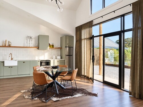 Shawwood Bottling Room - Luxury Mudgee Farm Accommodation, Newly built with space, spectacular views, sensational sunsets, close to town and wineries