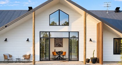 Shawwood Bottling Room - Luxury Mudgee Farm Accommodation, Newly built with space, spectacular views, sensational sunsets, close to town and wineries