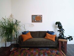 Smart TV - Shawwood Bottling Room - Luxury Mudgee Farm Accommodation, Newly built with space, spectacular views, sensational sunsets, close to town and wineries (Bombira)