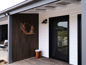 Exterior detail - Shawwood Barrel Room Luxury Mudgee Farm Stay, close to town and wineries (Bombira)