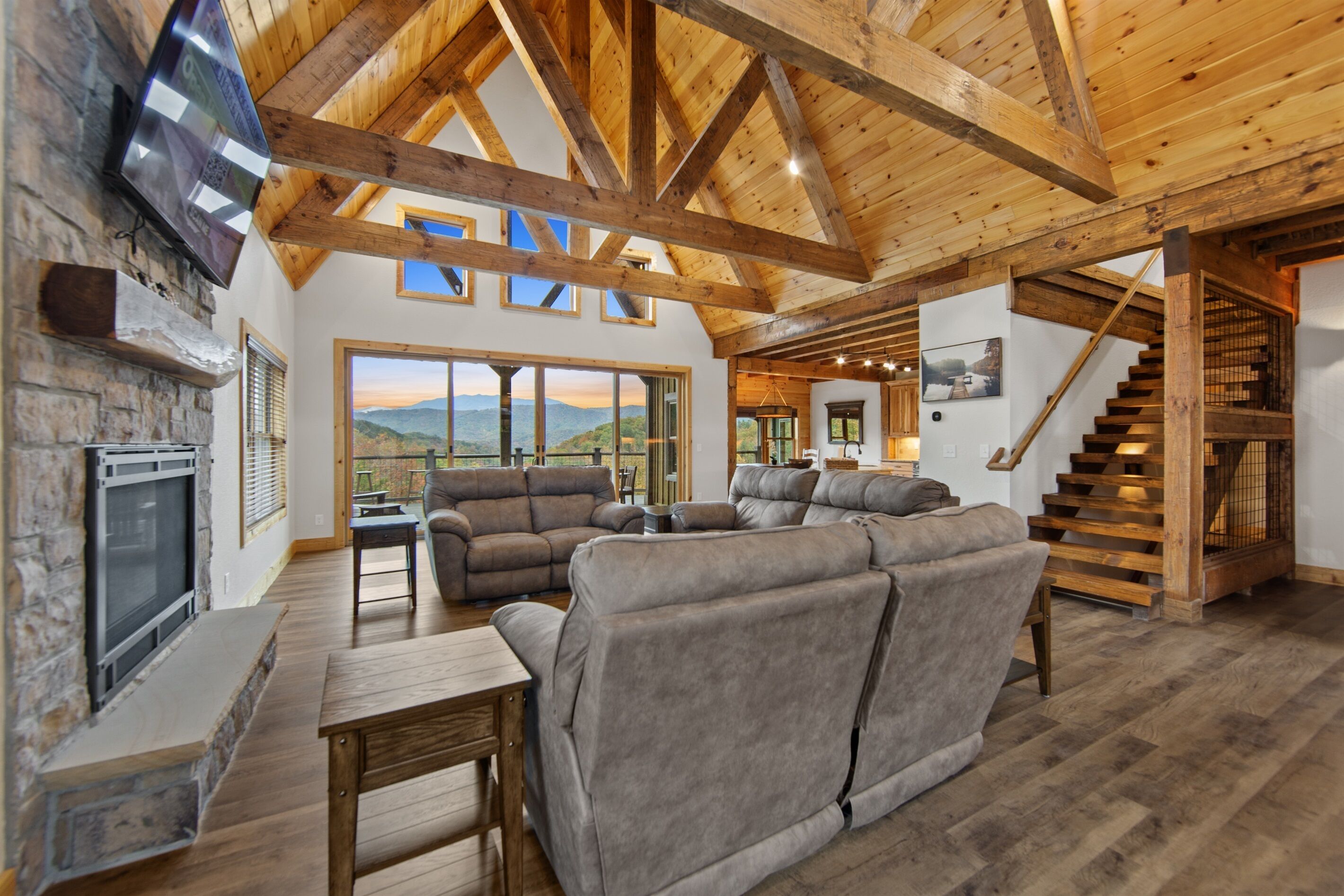 Smart TV, fireplace, table tennis, stereo