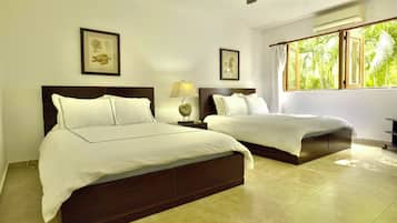 3 bedrooms, in-room safe, iron/ironing board, free WiFi