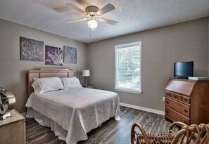 3 bedrooms, iron/ironing board, WiFi, bed sheets - 30A Private Pool Cottage with Pool and Golf Cart! (Santa Rosa Beach)