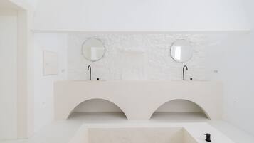 Design-Suite | 1 Schlafzimmer, Zimmersafe, individuell dekoriert