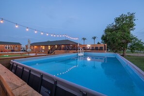 Seasonal outdoor pool - The Lodge at Angostura (Hot Springs)