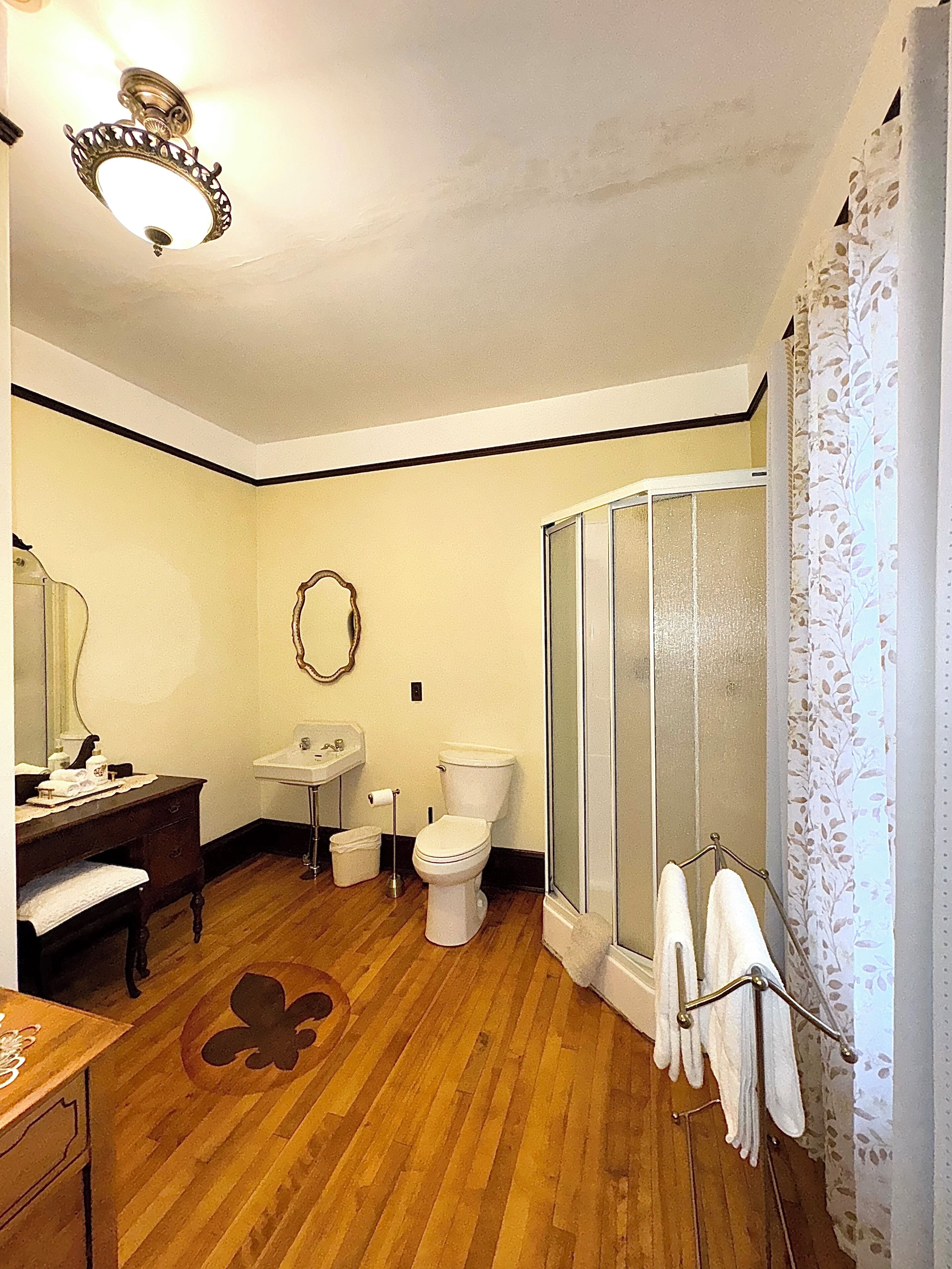 Photo - Royal Hotel Sydney