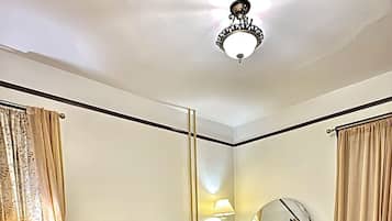 Kamar Royal, 2 kamar tidur | Didekorasi berbeda-beda dan dilengkapi dengan perabotan berbeda-beda