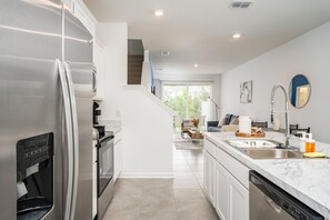 Fridge, microwave, oven, stovetop - Stylish & Chic New 2BR Townhome (Jacksonville)