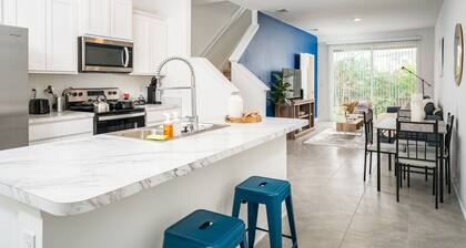 Stylish & Chic New 2BR Townhome