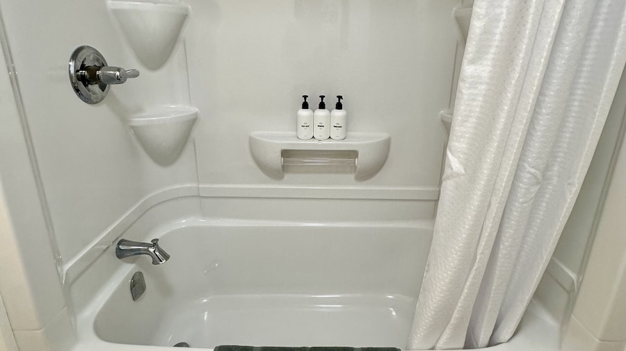 Cheticamp Outback Inn
