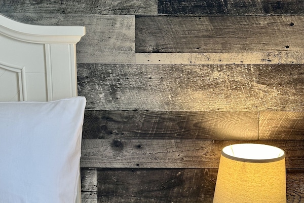 Comfort Room | 1 bedroom, desk, soundproofing, iron/ironing board