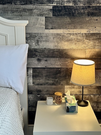 Habitación Confort | 1 dormitorio, escritorio, sistema de insonorización. Cheticamp Outback Inn