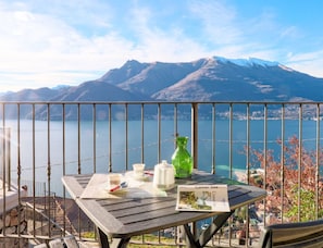 Outdoor dining - SUITE BELVEDERE by Design Studio (Biosio)