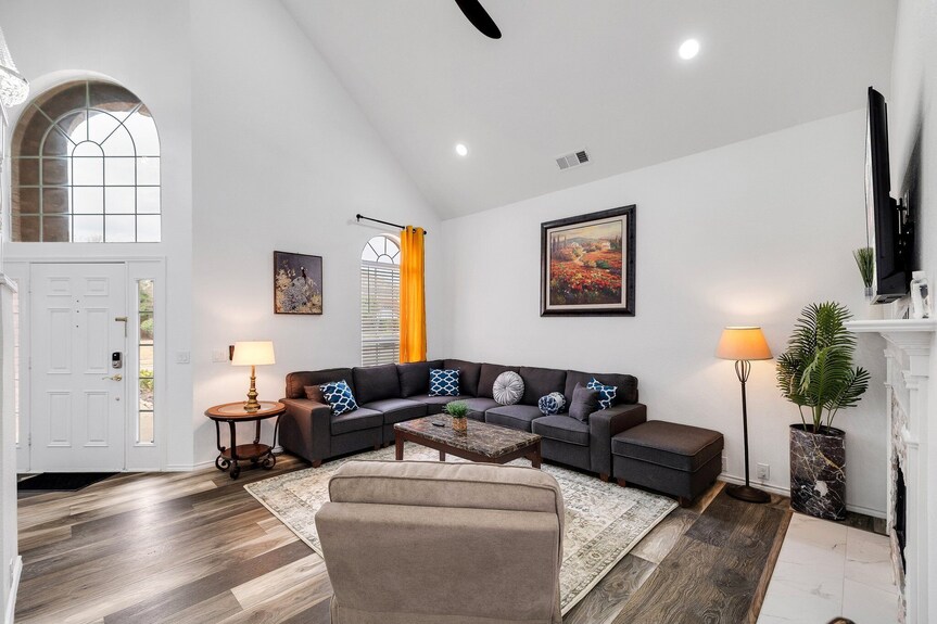 Frisco Resort Style Home With Spa - Frisco, TX