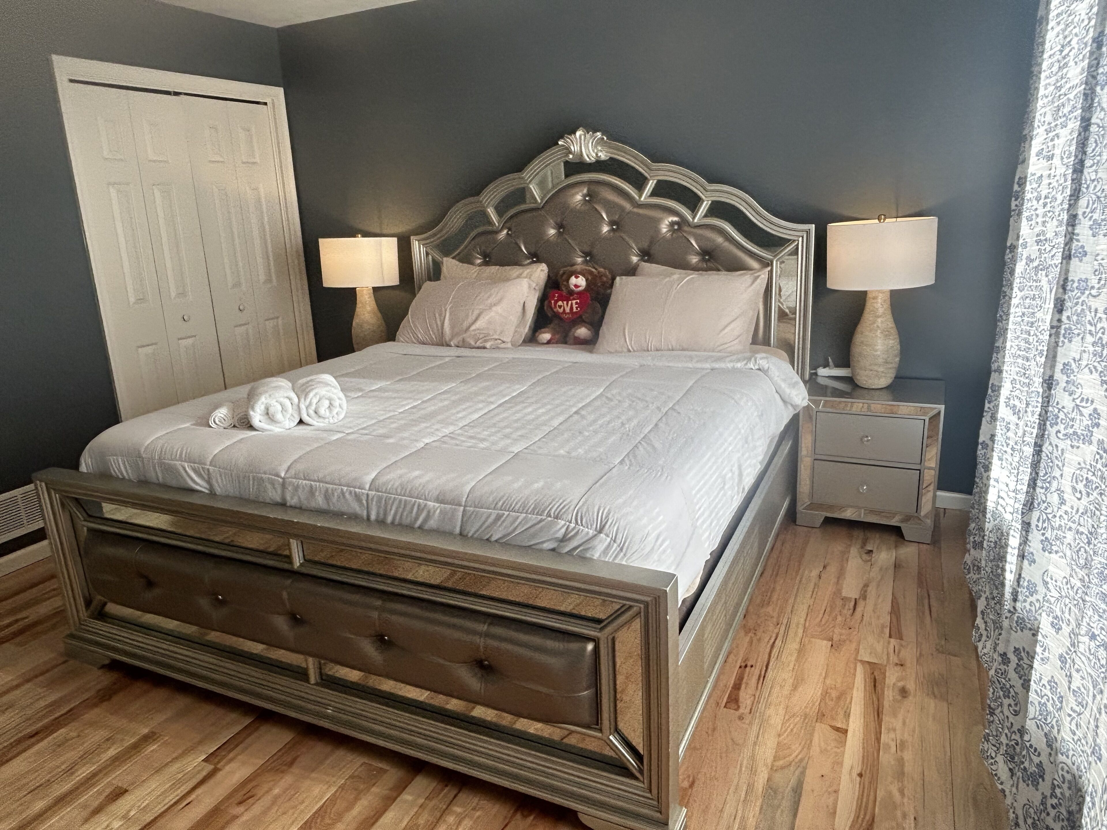 4 bedrooms, iron/ironing board, travel crib, free WiFi