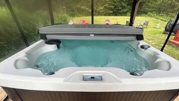 Bain à remous extérieur