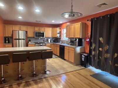 Majestic Pocono Villa Kalahari Camelback, Great-wolf , GM RM ,fire-pit & Hot tub