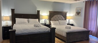 Majestic Pocono Villa Kalahari Camelback, Great-wolf , GM RM ,fire-pit & Hot tub