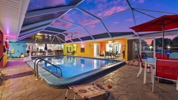 Een verwarmd zwembad